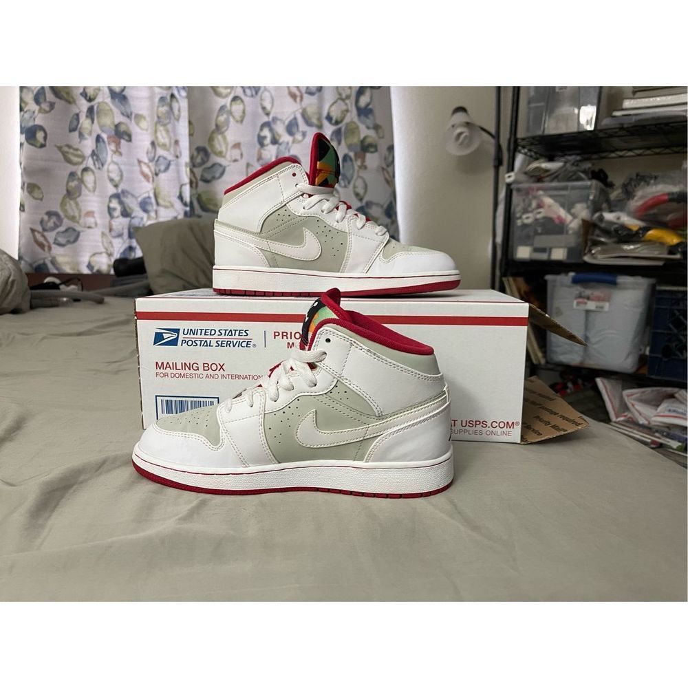 AIR JORDAN RETRO 1 MID HARE BUGS BUNN 719554-123 - SIZE 5.5Y [WOMEN 7 or 6.5]
